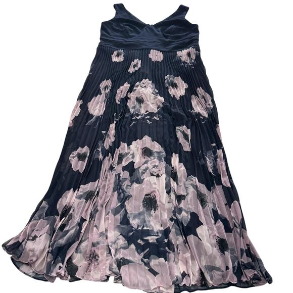 X by Xscape Dress Womens 18W Floral Pleated Maxi Sleeveless Formal XC169W - Picture 3 of 12
